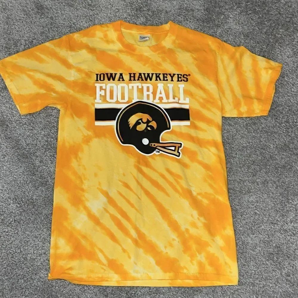 Tie dye Hippie style Iowa Hawkeyes Helmet Football T tee shirt S